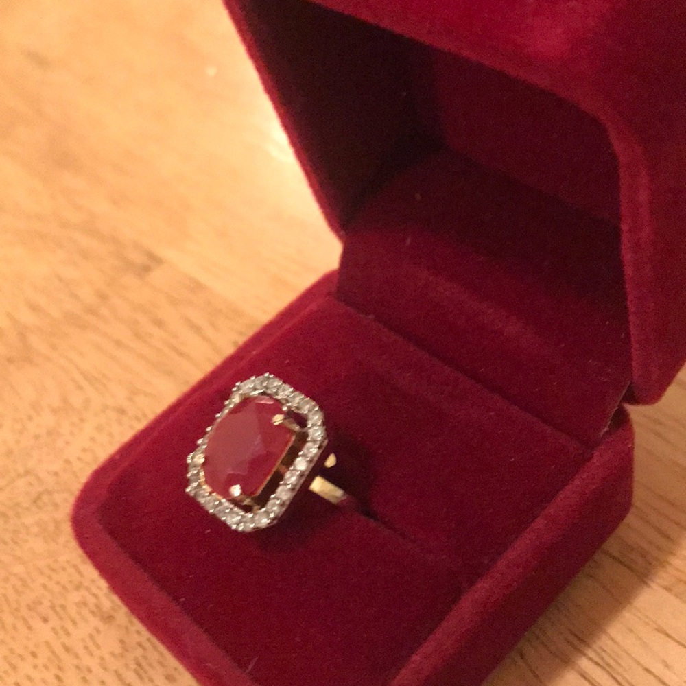 Costume Fashion Jewelry Ruby Ring.